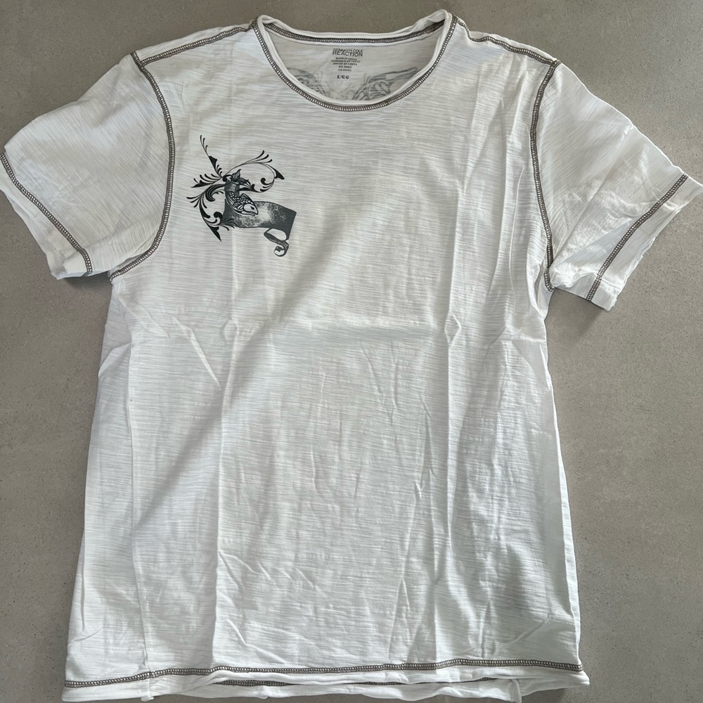 Kenneth Cole Reaction White and Gray Graphic Tee